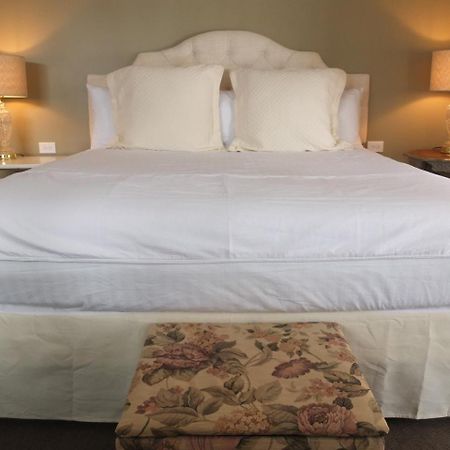 The English Inn Eaton Rapids エクステリア 写真