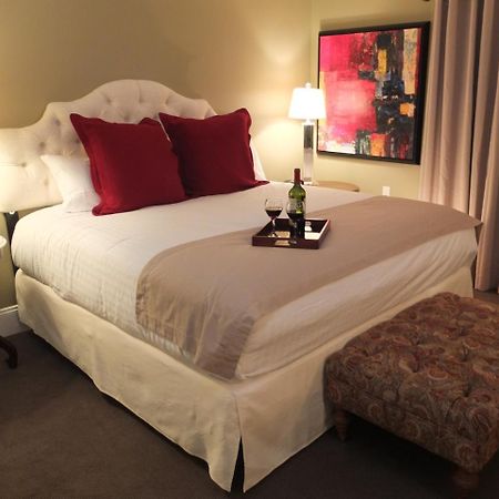 The English Inn Eaton Rapids エクステリア 写真