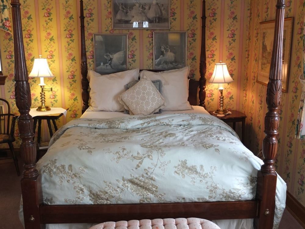 The English Inn Eaton Rapids エクステリア 写真